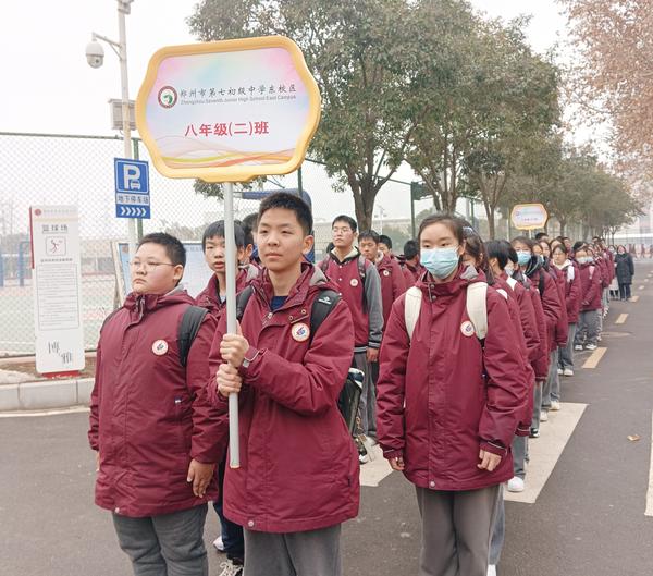 3各年级分小组参观研学（1）